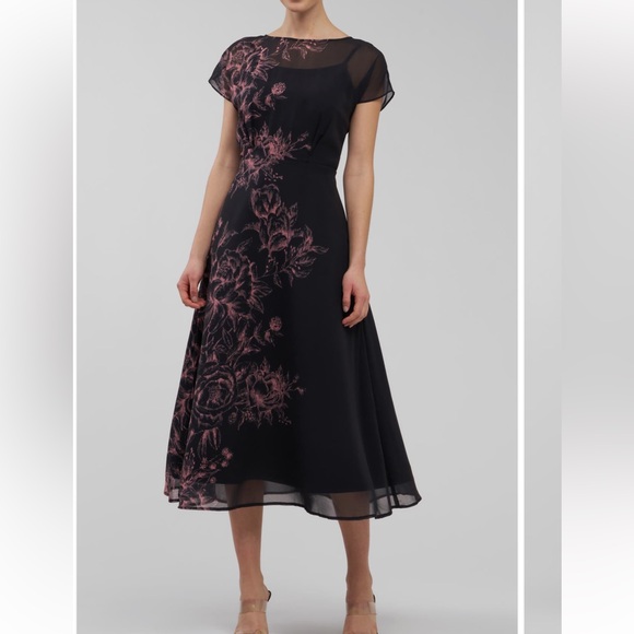 Kay Unger Dresses & Skirts - Kay Unger Mariella Midi Cocktail dress